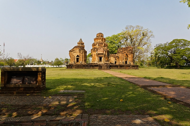 Prasat Sikhoraphum-MAR15-096